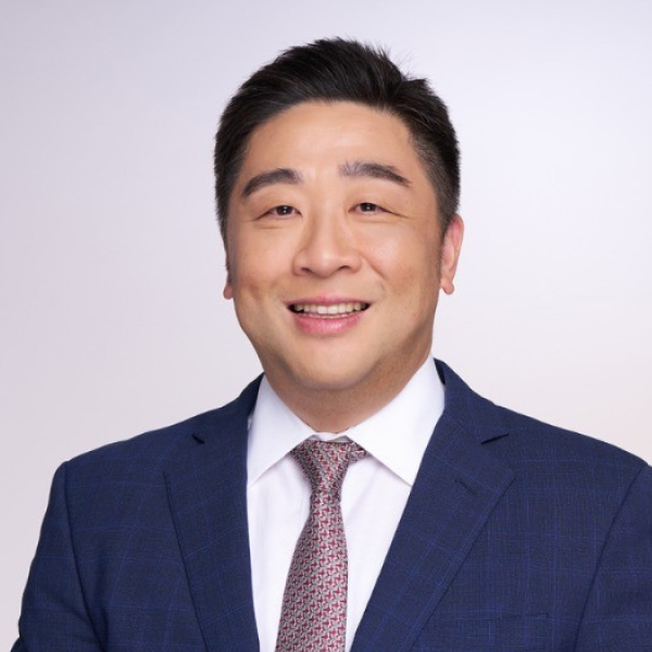 龔律安